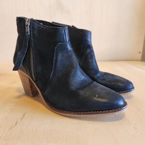 Urban Outfitters Black Leather Ankle Boots - Size 7